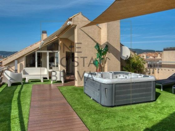 Foto 2 de Àtic en venda a Torre Valentina-Mas Vilar de La Mutxada-Treumal de 3 habitacions amb terrassa i piscina