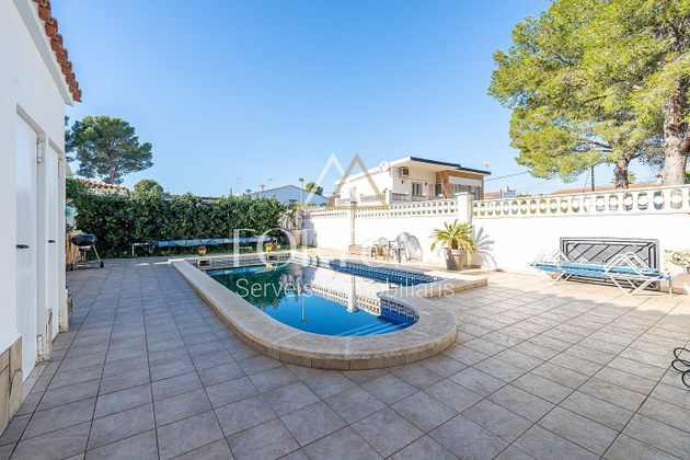 Foto 2 de Chalet en venta en Mont-Roig de 3 habitaciones con terraza y piscina