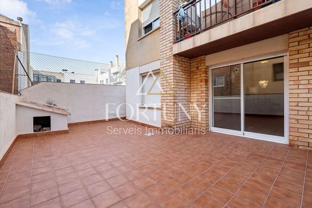 Foto 1 de Venta de piso en calle Alt de Sant Pere de 3 habitaciones con terraza y calefacción