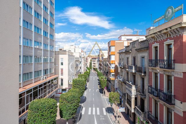 Foto 1 de Pis en venda a calle Raval de Martí Folguera de 2 habitacions amb terrassa i balcó