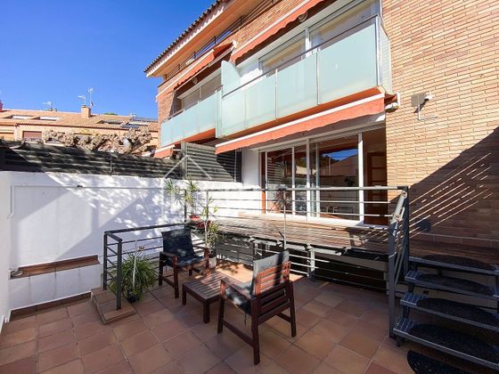 Foto 1 de Casa adosada en venta en calle De Sant Pere de 4 habitaciones con terraza y garaje