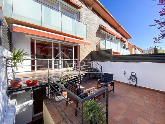Foto 2 de Casa adosada en venta en calle De Sant Pere de 4 habitaciones con terraza y garaje