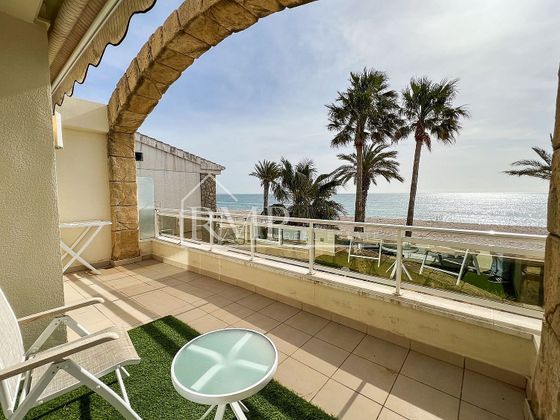 Foto 1 de Xalet en venda a avenida De Catalunya de 4 habitacions amb terrassa i piscina