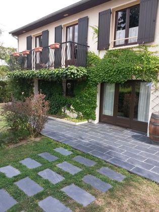 Foto 2 de Xalet en venda a calle Du Bosquet de 5 habitacions amb terrassa i jardí