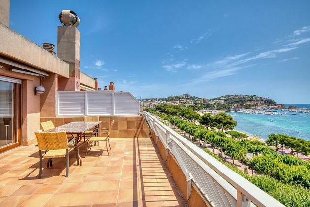 Foto 2 de Àtic en venda a Centre - Sant Feliu de Guíxols de 4 habitacions amb terrassa i jardí