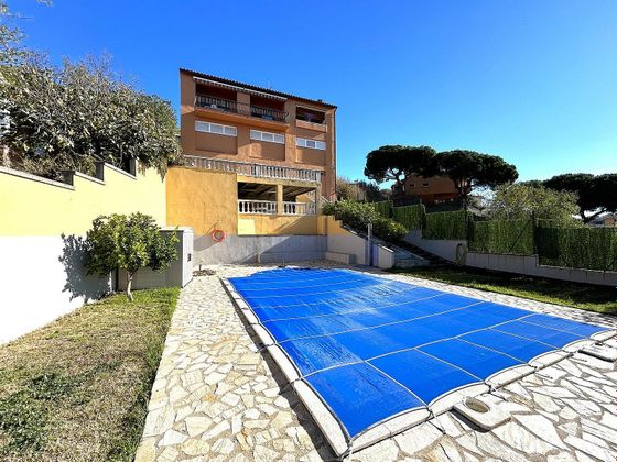 Foto 1 de Casa en venta en calle Puigpedró de 4 habitaciones con terraza y piscina