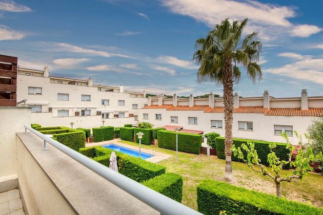 Foto 2 de Venta de casa en Vilartagues i Tueda de Dalt de 3 habitaciones con terraza y piscina
