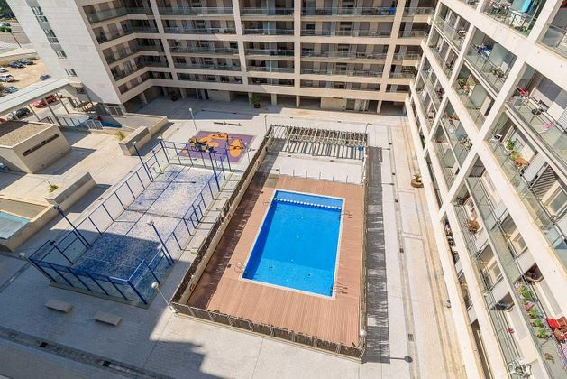 Foto 2 de Pis en lloguer a calle Alfonso V de Aragón de 2 habitacions amb terrassa i piscina