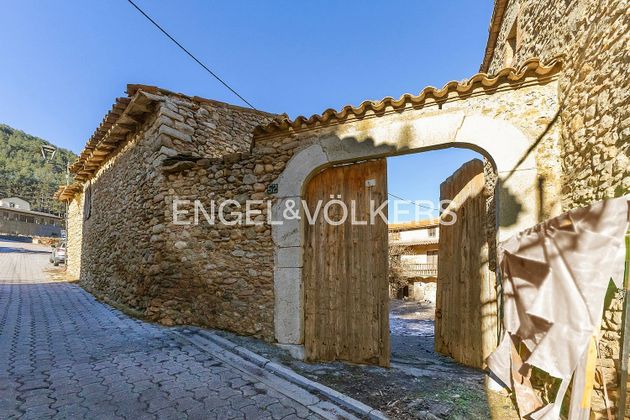 Foto 2 de Casa rural en venta en Bellver de Cerdanya de 5 habitaciones con garaje y jardín