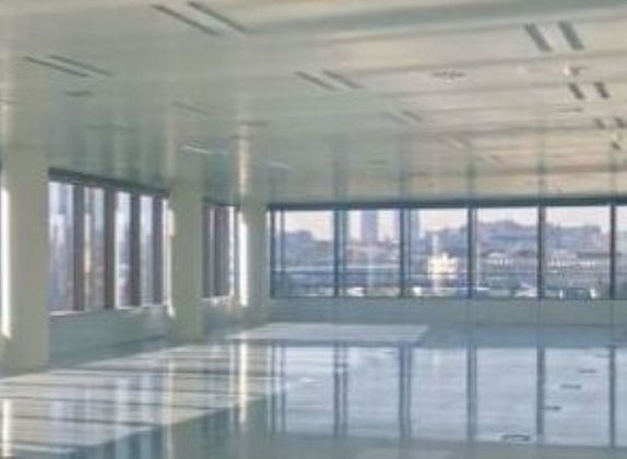 Foto 2 de Alquiler de oficina en avenida De Burgos de 620 m²
