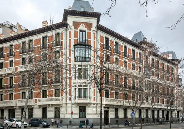 Foto 1 de Alquiler de oficina en calle De Sagasta Madrid de 405 m²