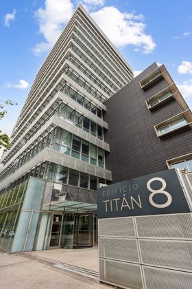 Foto 2 de Oficina en lloguer a calle Titán amb garatge i ascensor