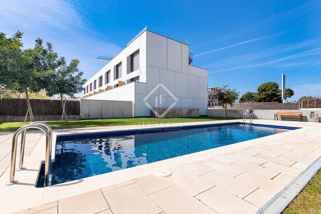 Foto 1 de Casa en venda a Can Girona - Terramar - Can Pei - Vinyet de 4 habitacions amb terrassa i piscina