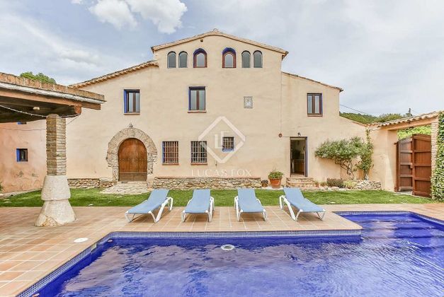 Foto 1 de Venta de casa rural en Torrelles de Foix de 9 habitaciones con terraza y piscina