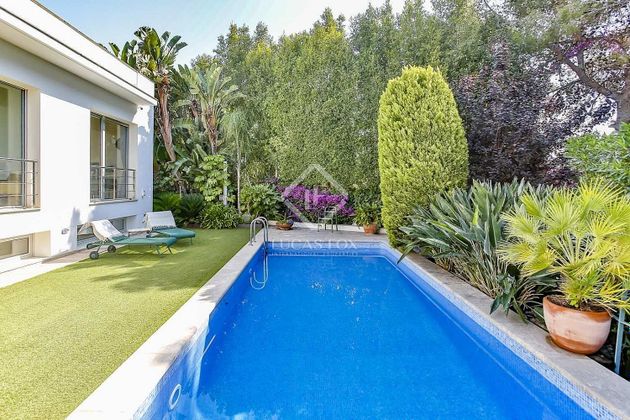 Foto 2 de Casa en venda a Vallpineda - Santa Bàrbara de 4 habitacions amb terrassa i piscina