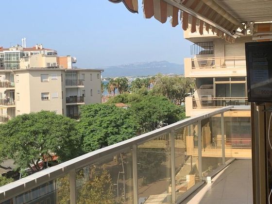 Foto 2 de Piso en venta en calle De Terol de 3 habitaciones con terraza y piscina