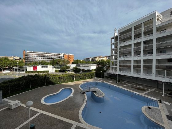 Foto 1 de Venta de piso en plaza D'europa de 2 habitaciones con terraza y piscina