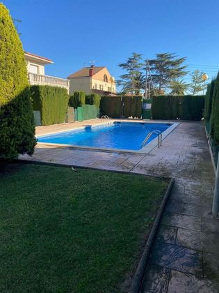 Foto 1 de Casa en venda a avenida De la Libertad de 3 habitacions amb terrassa i piscina