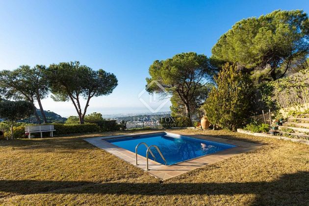 Foto 2 de Xalet en venda a Cabrils de 4 habitacions amb terrassa i piscina