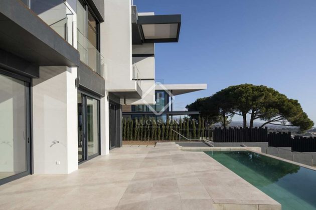 Foto 2 de Casa en venda a Caldes d´Estrac de 4 habitacions amb terrassa i piscina
