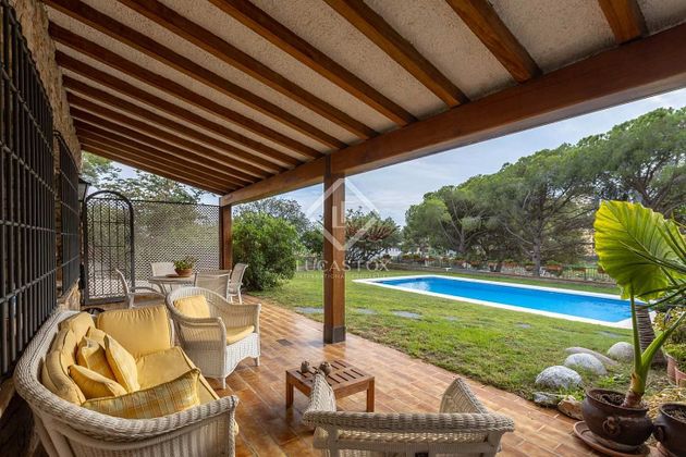 Foto 2 de Xalet en venda a Cabrils de 6 habitacions amb terrassa i piscina