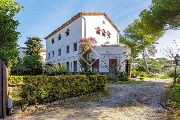 Foto 1 de Casa en venda a Premià de Dalt de 9 habitacions amb terrassa i piscina