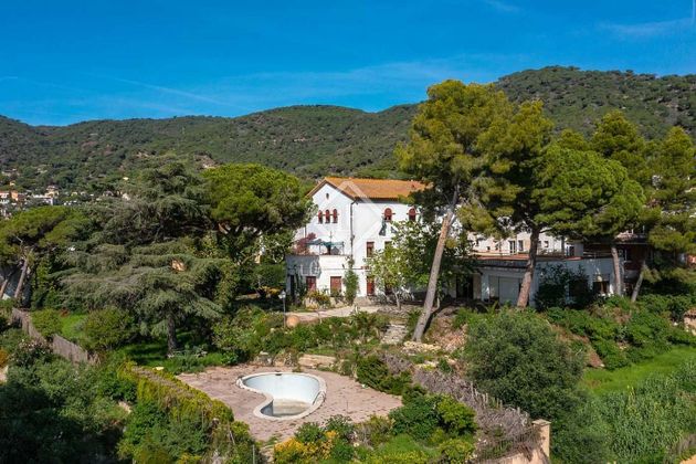 Foto 2 de Casa en venda a Premià de Dalt de 9 habitacions amb terrassa i piscina