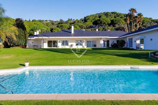 Foto 2 de Xalet en venda a Sant Vicenç de Montalt de 9 habitacions amb piscina i garatge
