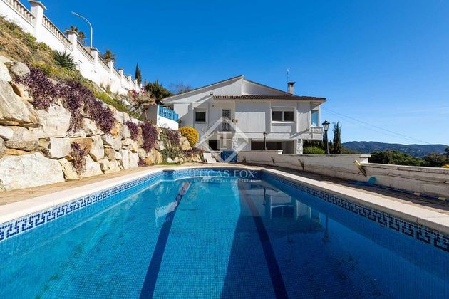 Foto 2 de Xalet en venda a Alella de 4 habitacions amb terrassa i piscina