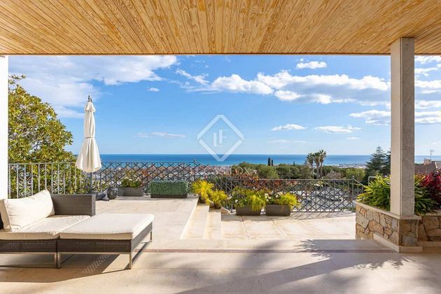 Foto 2 de Xalet en venda a Cabrils de 7 habitacions amb terrassa i piscina