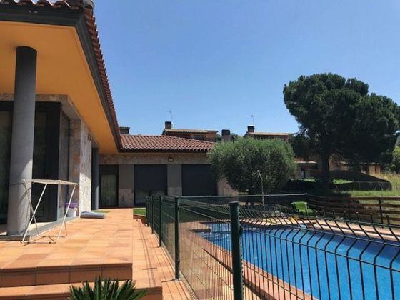 Foto 1 de Venta de chalet en Sant Martí de Centelles de 5 habitaciones con terraza y piscina