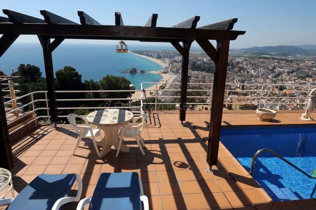 Foto 2 de Venta de chalet en Mont Ferrant - Sant Joan de 4 habitaciones con terraza y piscina