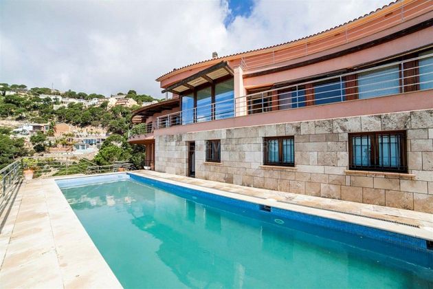 Foto 2 de Casa en venta en Roca Grossa - Serra Brava de 5 habitaciones con terraza y piscina