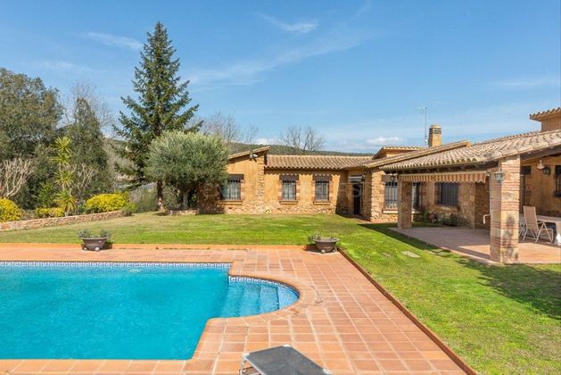 Foto 2 de Xalet en venda a Llagostera de 3 habitacions amb terrassa i piscina