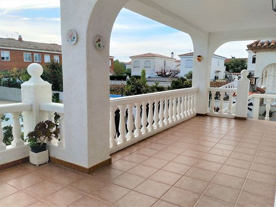 Foto 2 de Casa en venda a avenida Los Ángeles de 5 habitacions amb terrassa i piscina