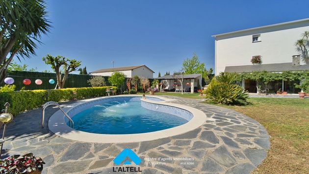 Foto 1 de Xalet en venda a Bigues de 6 habitacions amb terrassa i piscina