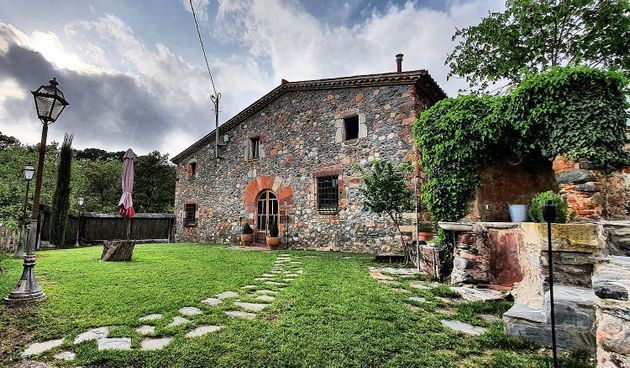 Foto 2 de Casa rural en venta en Sant Pere de Vilamajor de 8 habitaciones con terraza y piscina