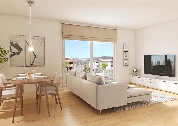 Foto 1 de Dúplex en venda a calle Conxa Sisquella de 4 habitacions amb terrassa i calefacció