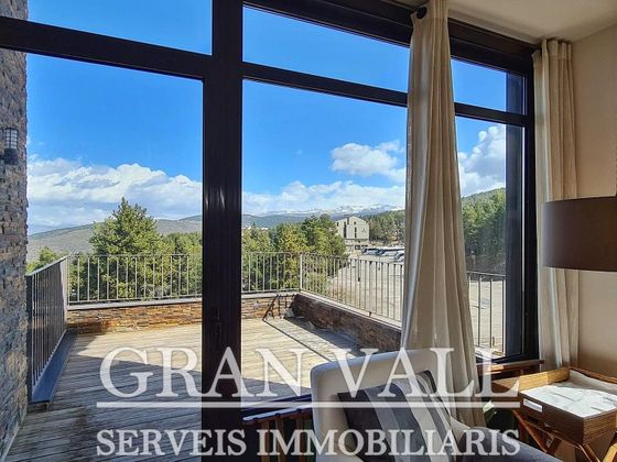 Foto 2 de Casa en venda a Alp de 3 habitacions amb terrassa i piscina