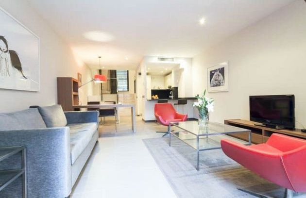 Foto 2 de Dúplex en lloguer a Sarrià de 2 habitacions amb terrassa i mobles