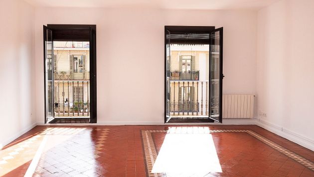 Foto 2 de Pis en venda a L'Antiga Esquerra de l'Eixample de 3 habitacions amb balcó i aire acondicionat