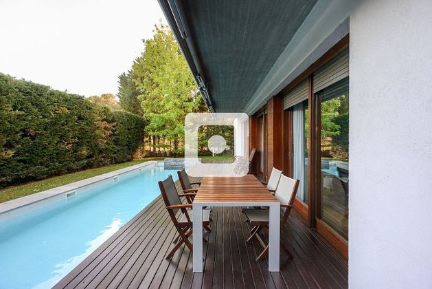 Foto 2 de Casa en venta en Parc Bosc - Castell de 4 habitaciones con terraza y piscina