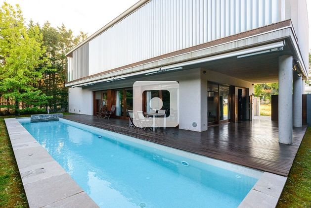 Foto 2 de Casa en venda a Parc Bosc - Castell de 4 habitacions amb terrassa i piscina