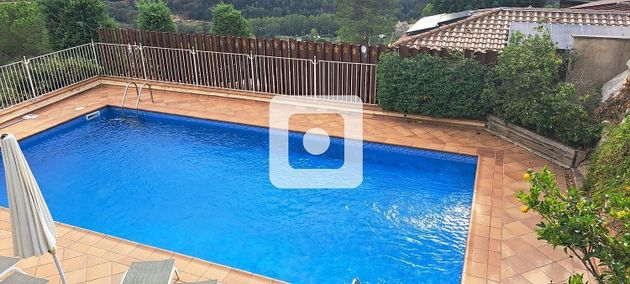 Foto 1 de Venta de chalet en Montjuïc de 5 habitaciones con terraza y piscina