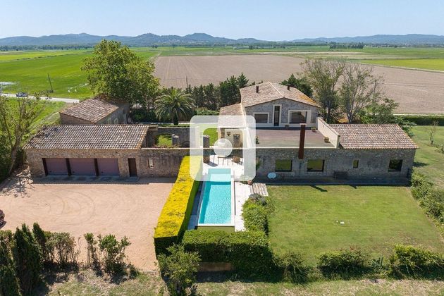 Foto 2 de Casa rural en alquiler en Torroella de Montgrí pueblo de 4 habitaciones con piscina y muebles