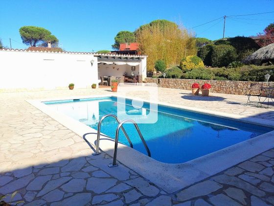 Foto 1 de Casa en venta en Llagostera de 3 habitaciones con terraza y piscina