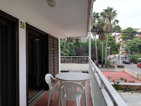 Foto 2 de Pis en venda a calle De Falset de 2 habitacions amb terrassa i ascensor