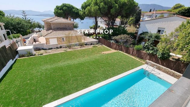 Foto 1 de Casa en venta en Llançà de 5 habitaciones con terraza y piscina