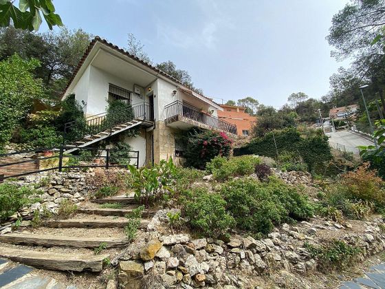 Foto 1 de Casa en venda a Cervelló de 3 habitacions amb terrassa i jardí