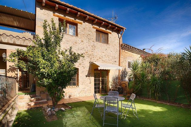 Foto 2 de Casa adossada en venda a Sant Julià de Ramis de 6 habitacions amb terrassa i garatge